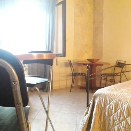 Dioscuri Townhouse Отель типа 