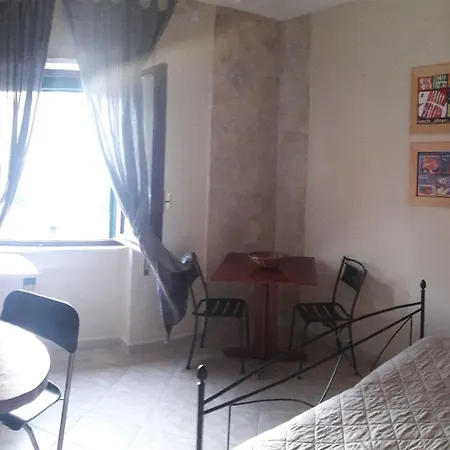 Dioscuri Townhouse